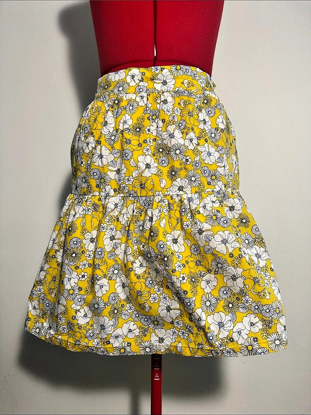 ModCloth Floral Circle Skirt in Yellow & White Size 4 NWOT - Pockets!